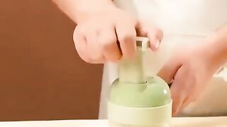 smart gadgetes_ cool gadgets_kitchen gadgets Handheld Electric Vegetable Cutter Slicer Mini Food Chopper 4 in 1
