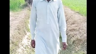 Mobile chori krte hove chor ko Pakar liya