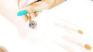 Stylish Floral Mehndi Design for back hands ❤️❤️