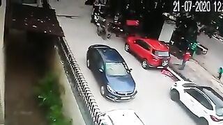 CCTV Snatching / سی سی ٹی وی واردات
