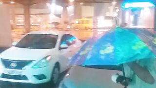 The rain is ranig in the naght