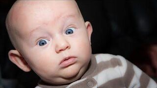 Baby get affraid ????