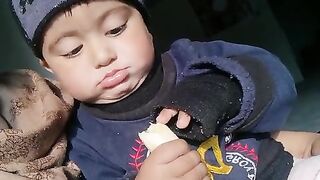 Zahran Ali eating banana ????