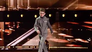 Golden Buzzer: Aidan McCann's AMAZING Magic Impresses Heidi Klum! | AGT: All-Stars 2023