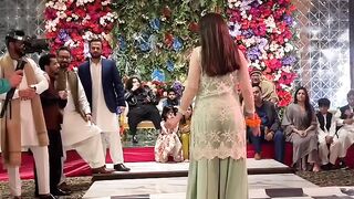 ایساڈانس جو گھر کی لڑکی نے پروگرام میں کیا