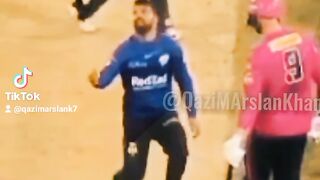 Superman catch by Shadab khan