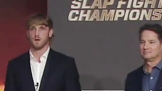 Girls slaps fight