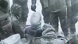 Foji jawan Life in Danger At Kargil Snowfall