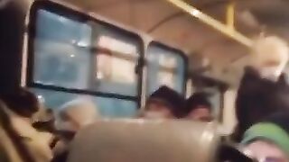 «Агрессивная бабка»: пенсионерка устроила потасовку в маршрутке Петрозаводска