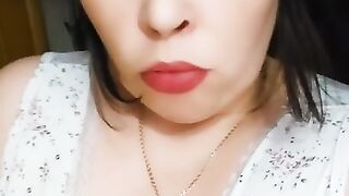 Дай лu3нyть, пойдём в комнату.