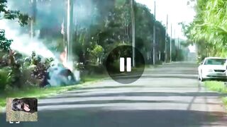 Лава поглощает автомобиль