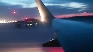 В Тюмени у самолета произошел взрыв в двигателе во время взлета