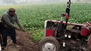 Naseer Ahmad ka team tractor