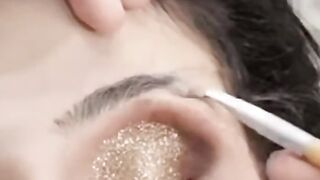 Eye makeup toturiol