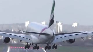 Airbus A380 Landing