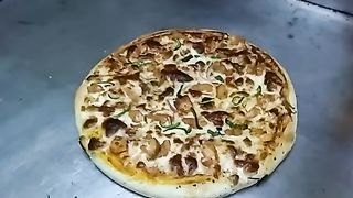 Large Pizza cuting on Pizza best KHI