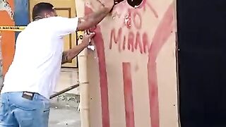 Quem manda ser fofoqueiro