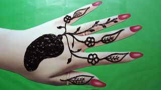 Very easy and beautiful girls hand mehndi design