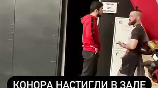 БАРКИНХОЕВ НАСТИГ КОНОРА В ЗАЛЕ! Бой на грани срыва!