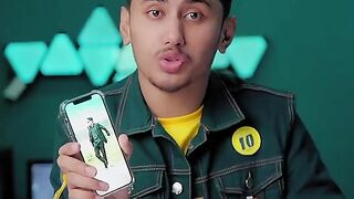 Dekhye chori Mobil ko kysy pkrtye hen or Sath main follwo ko batan  ko press bi krye