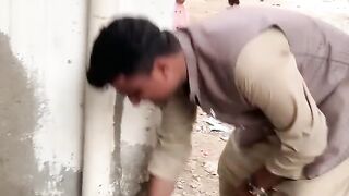 kis kis dost k chen k khan ki adat hai |short #shorts #FebspotShorts #short