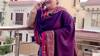Desi saas or modren bahu