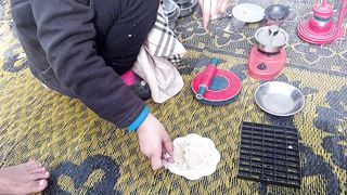 Pari na mini kitchen ma zabardast khna bnaya