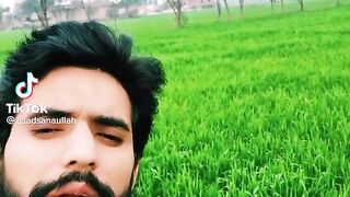 بندے کی کہانی سنکر کسم سے رونا گیا ہے۔