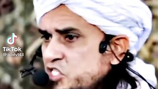 Mufti Tariq Masood comments on wife