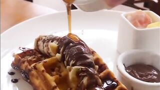 "Banana-licious Waffles: A Delicious and Healthy Breakfast Treat"