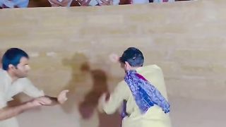 Phatan Puhktoon dancing