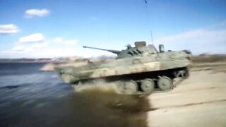 Russian troops returning to bases: Video reports