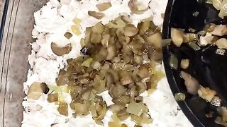 Салат с курицей и ананасами