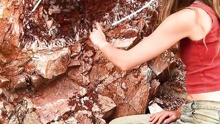 Discovering a Quartz Geode on a Mountain ????⛰️