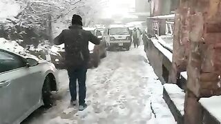 Snowfall in muree