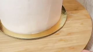 textured buttercream cake , girly layer cake