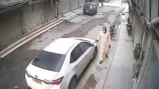 Caught on Camera - Chor Chori Karty Hoay