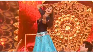 Madhuri Dixit - Special Tribute To Saroj Khan - IIFA Awards 2019 - Madhuri Dixit Dance Performance