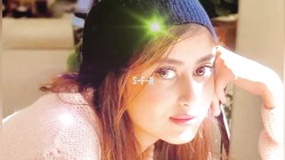 Charming Sajal Aly|bari bari ankhain hain