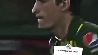 Naseemshah bowling
