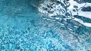 whale vchitsya swim