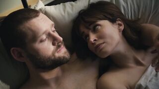 FBI: International 1x03 / Kiss Scenes — Scott and Jamie (Luke Kleintank and Heida Reed)