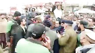 Pti ke rahnama girftar