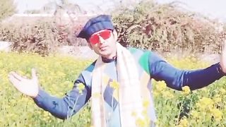 Uff Kia adaa hay Sab Ko Pata Hay