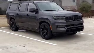 The Jeep Grand Wagoneer L is the perfect way to keep warm. ????????????