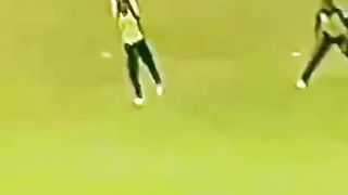 Shoaib Akhtar Bowld Virender Sehwag in Pakistan India match