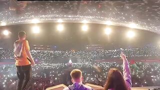 Just Insane! World Class Crowd Control! ????