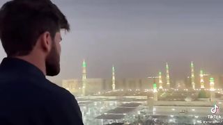 Shaheen Shah Afridi on Umrah