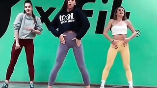 Красивый танец девушак