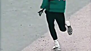 Challenge VIRAT kohli kis bowler ki nakal kar raha hai ????answer give in comments box